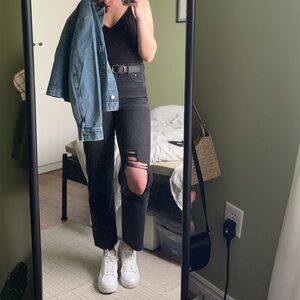 Distressed Straight Leg Jeans